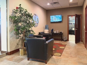 100 Maritime Dr, Manitowoc, WI à louer Photo intérieure- Image 2 de 9