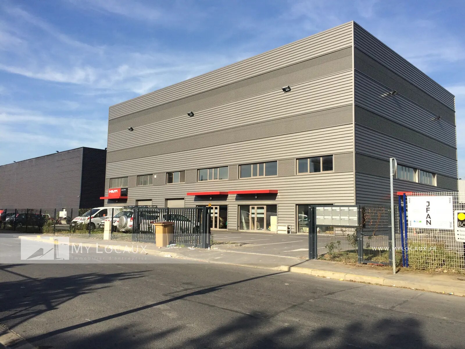 Flex dans Villeneuve-la-Garenne à louer Photo du bâtiment- Image 1 de 7