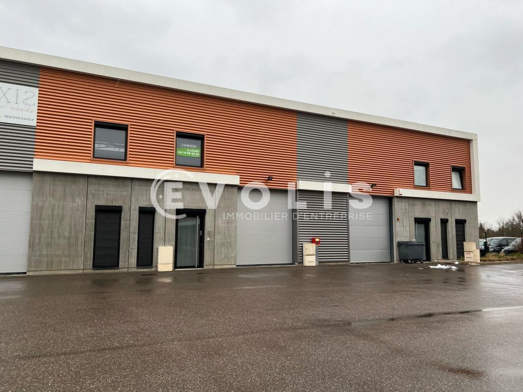 Flex in Meyzieu for lease Building Photo- Image 1 of 14