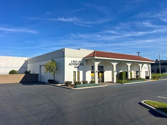Plus de détails pour 4245-4247 E La Palma Ave, Anaheim, CA - Industriel à louer