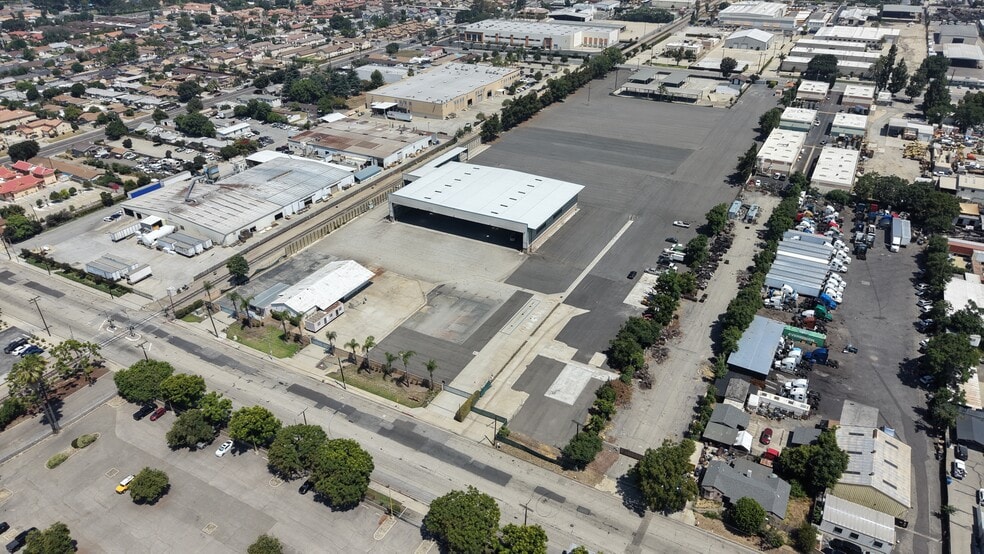 1313-1345 E Phillips Blvd, Pomona, CA for lease - Building Photo - Image 1 of 20