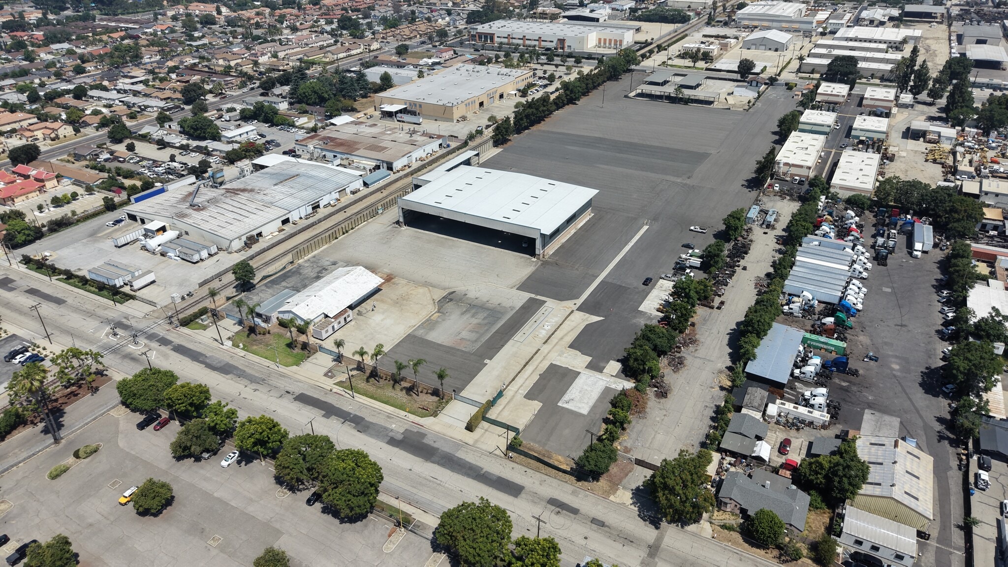 1313-1345 E Phillips Blvd, Pomona, CA for lease Building Photo- Image 1 of 21