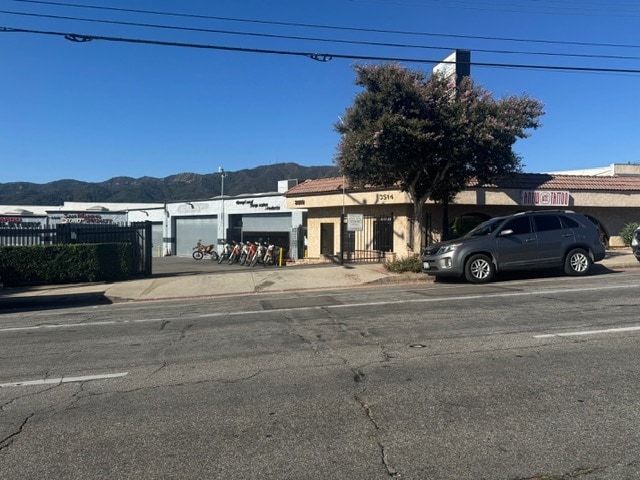 3508-3514 Foothill Blvd, Glendale, CA for lease - Building Photo - Image 2 of 5