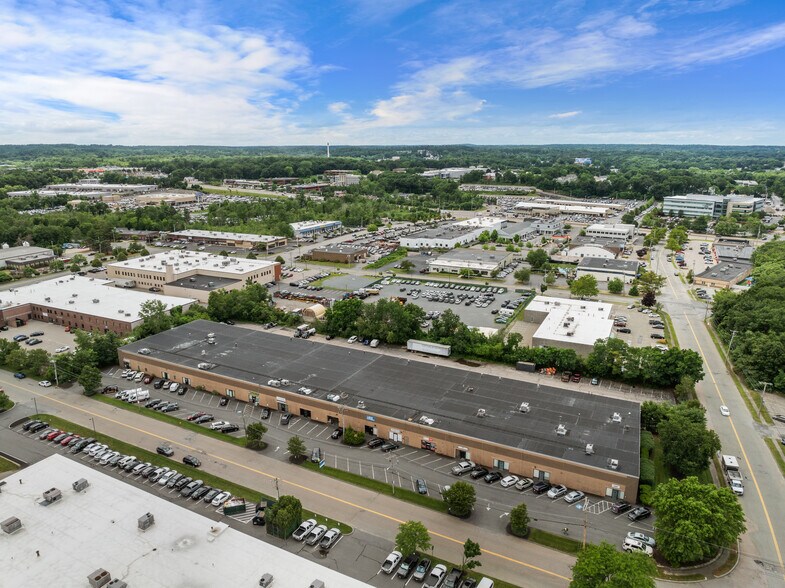 51-111 Morgan Dr, Norwood, MA for lease - Building Photo - Image 2 of 16