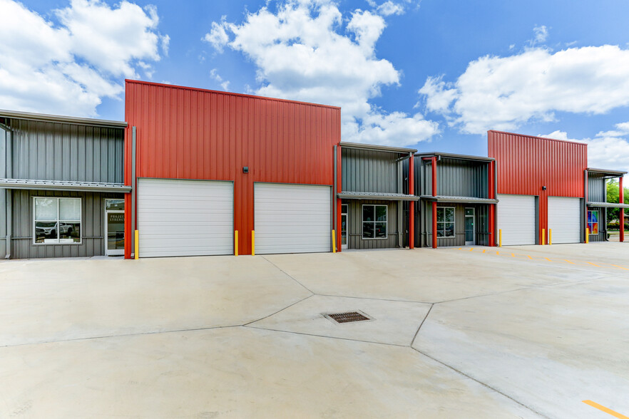 8990 Parkwest Dr, Houston, TX for lease - Building Photo - Image 1 of 10