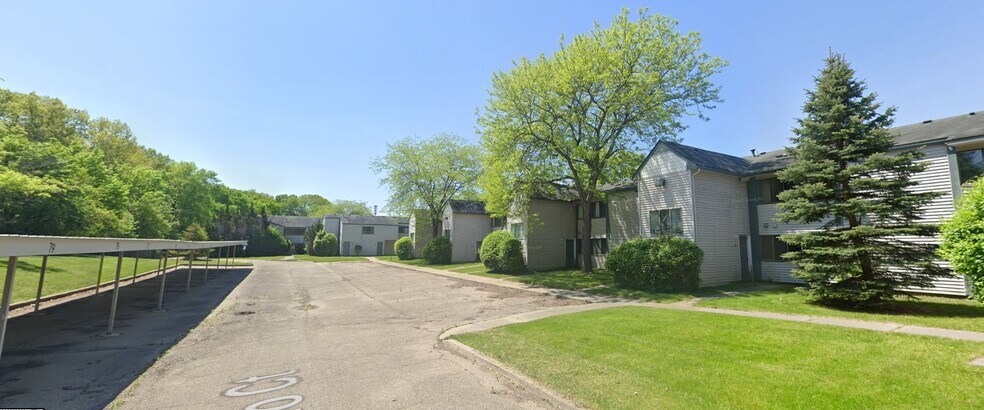 6914 Clio Ct, Flint, MI à vendre - Photo principale - Image 1 de 7