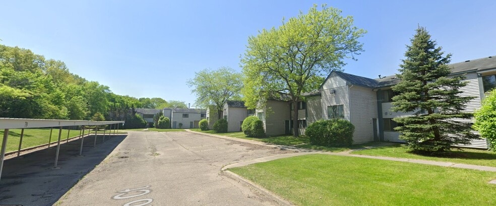 6914 Clio Ct, Flint, MI for sale - Primary Photo - Image 1 of 7