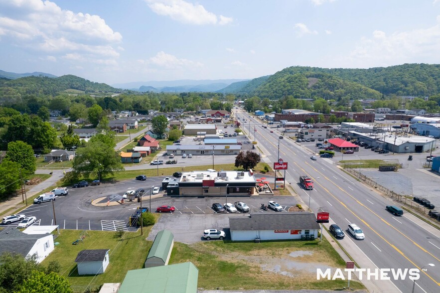 415 Broad St, Elizabethton, TN for sale - Building Photo - Image 2 of 4
