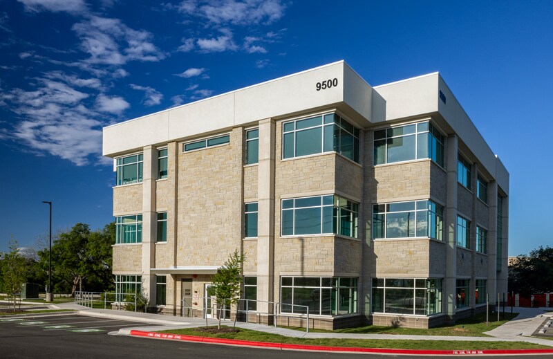 9500 W Parmer Ln, Austin, TX à louer - Photo du bâtiment - Image 2 de 8