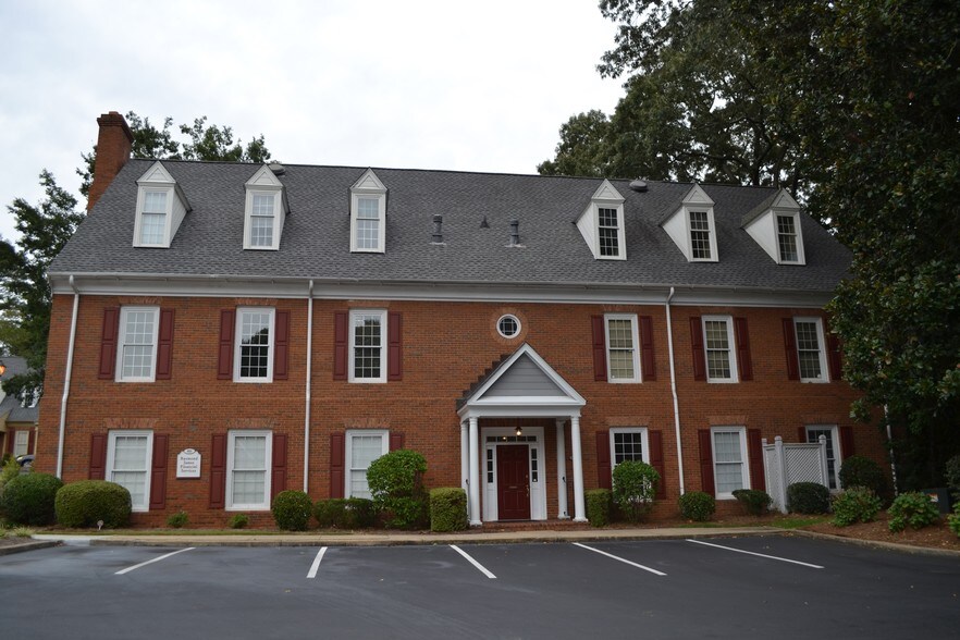 1225 Johnson Ferry Rd, Marietta, GA à louer - Photo du bâtiment - Image 2 de 16