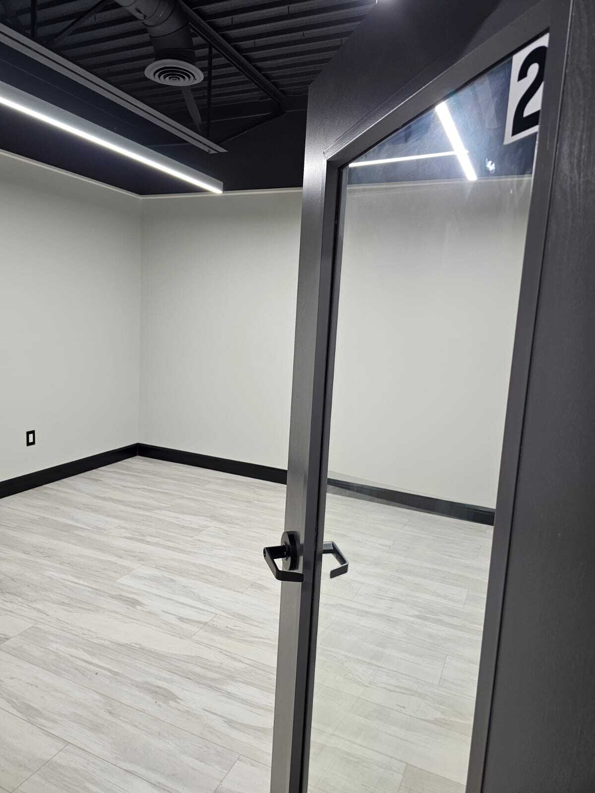 28363 Hoover Rd, Warren, MI à louer Photo intérieure- Image 1 de 1