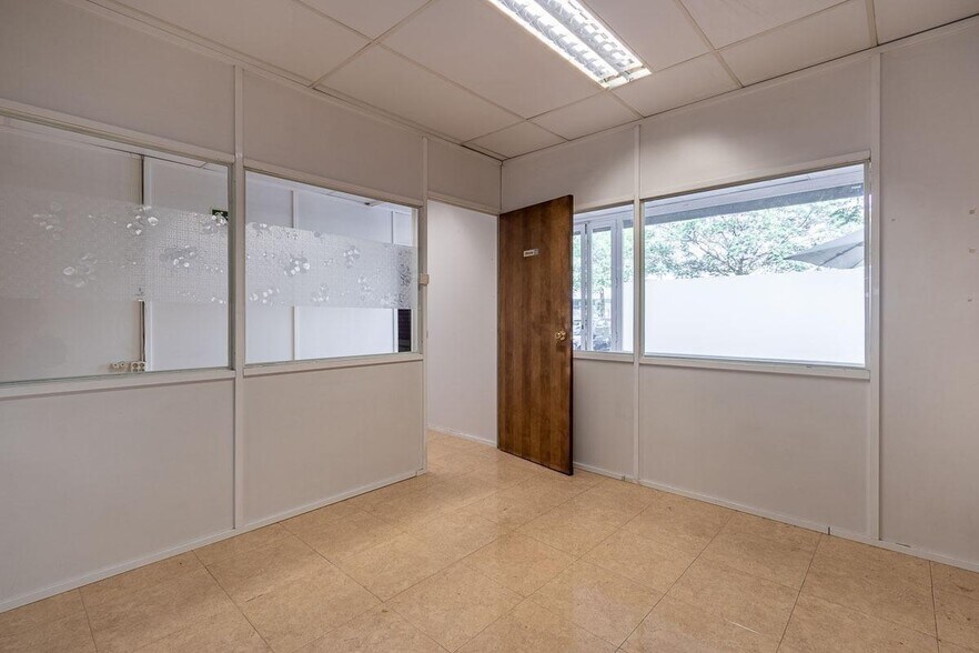 Commerce de détail dans Granada à louer - Photo intérieure - Image 1 de 21