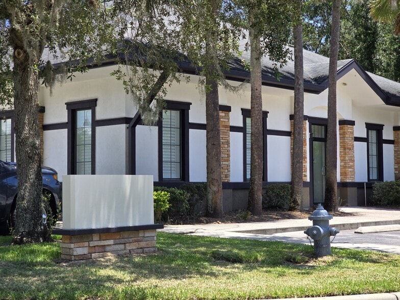 1350 City View Ctr, Oviedo, FL for lease - Building Photo - Image 3 of 9