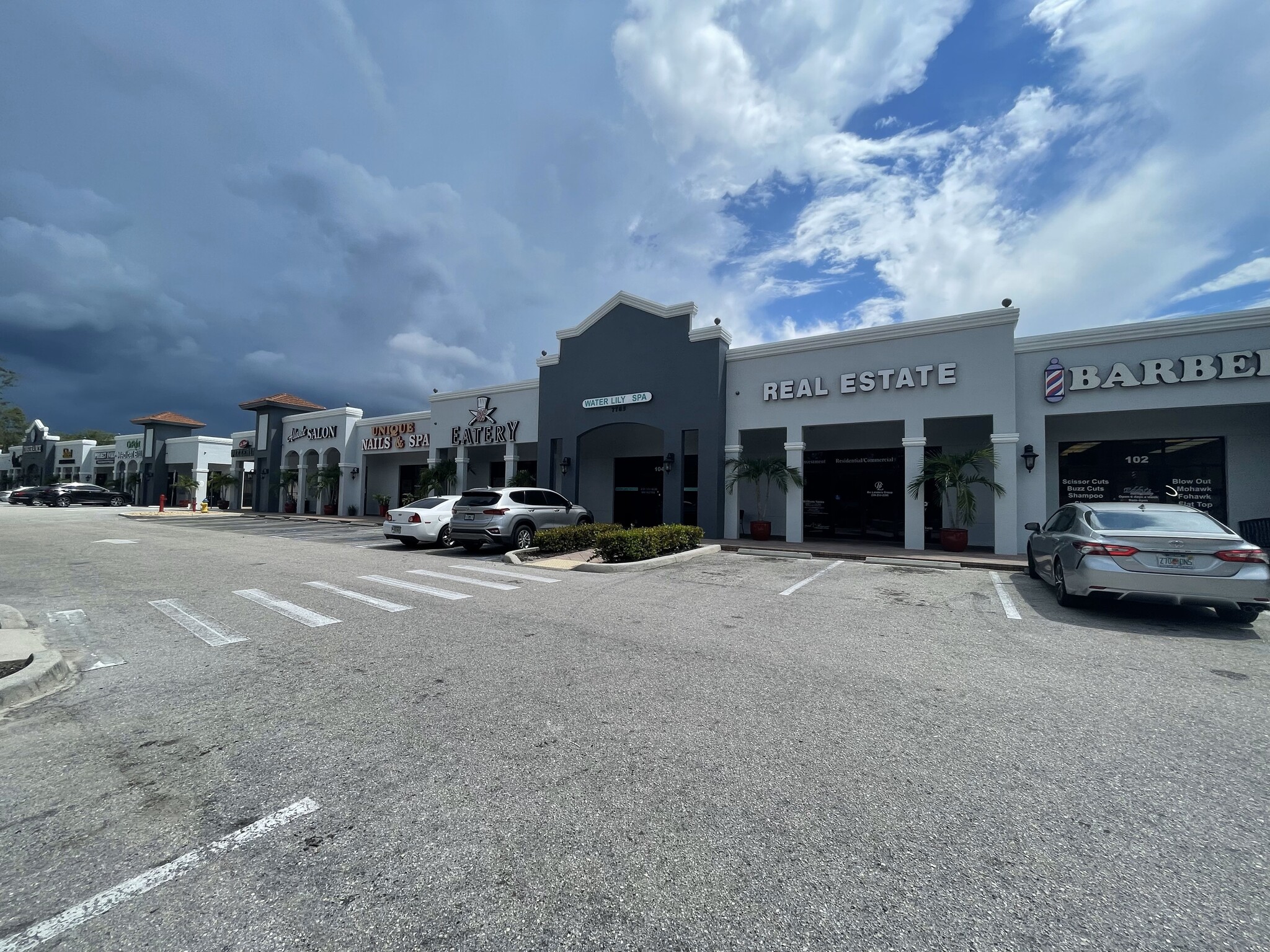 7785 Davis Blvd, Naples, FL for lease Building Photo- Image 1 of 10