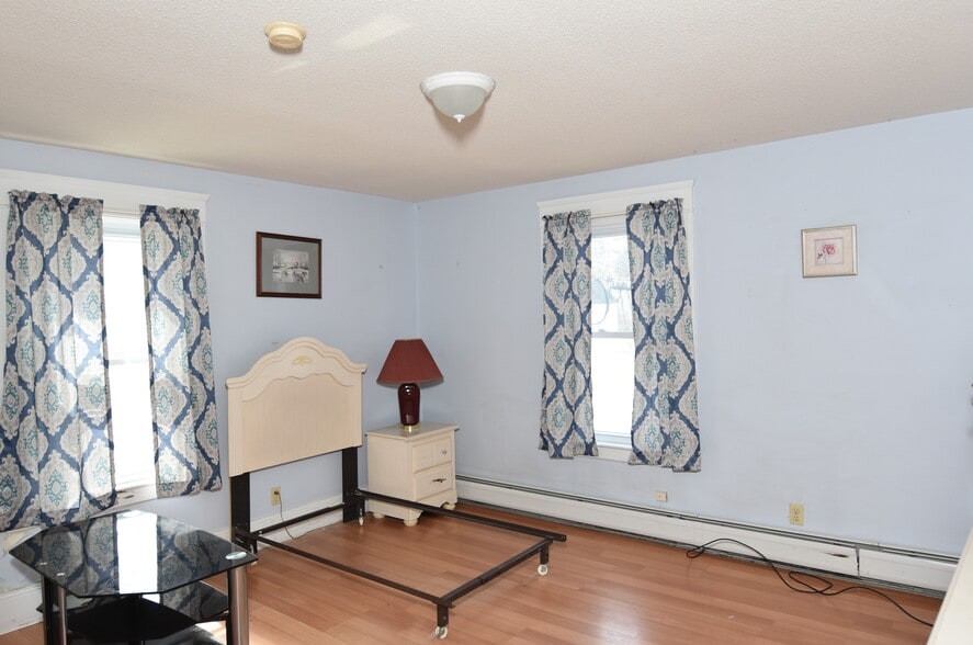 31 Tappan St, Farmington, NH for sale - Building Photo - Image 3 of 4