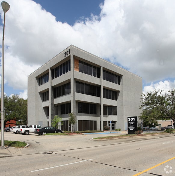 301 Kaliste Saloom Rd, Lafayette, LA for lease - Building Photo - Image 2 of 16