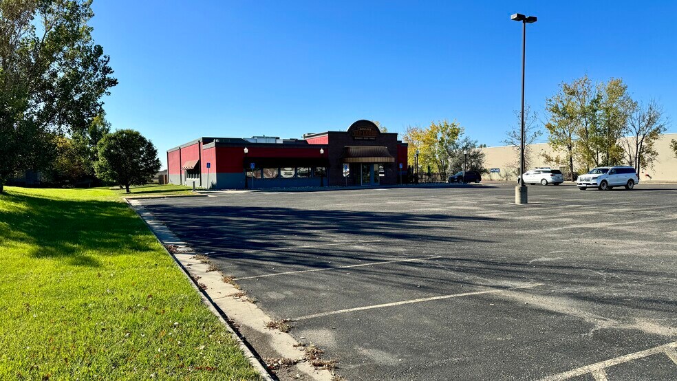 3333 Hwy 10 E, Moorhead, MN à louer - Photo du bâtiment - Image 2 de 45