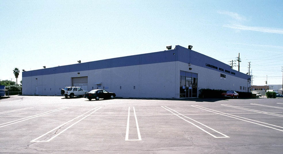 8330 Lankershim Blvd, North Hollywood, CA for lease - Building Photo - Image 2 of 4