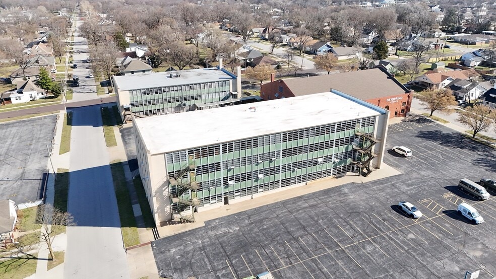 2157 N Prospect Ave, Springfield, MO à vendre - Photo du bâtiment - Image 2 de 19