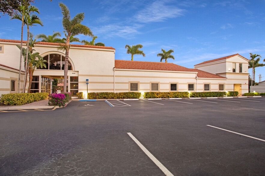 3839 NW Boca Raton, Boca Raton, FL à louer - Photo du bâtiment - Image 1 de 18