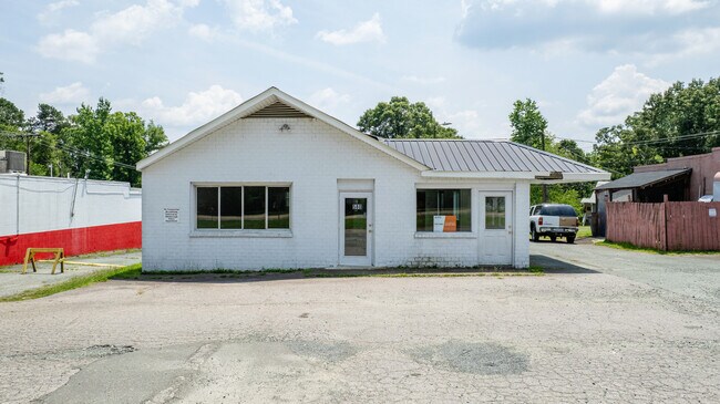 More details for 580 Cornelius St, Hillsborough, NC - Retail for Sale