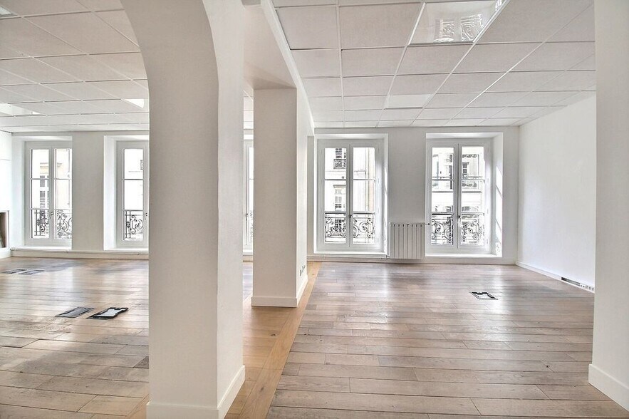 10 Rue Saint-Florentin, Paris for lease - Interior Photo - Image 3 of 7