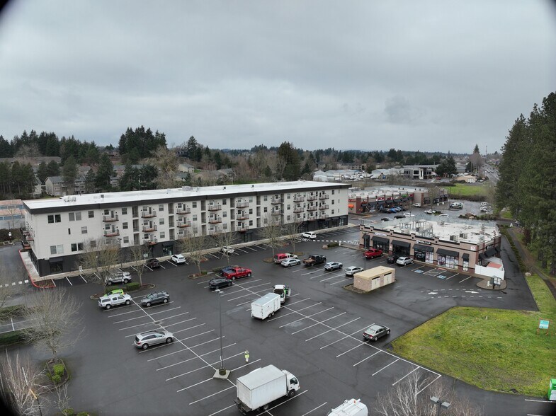 5765 Commercial St SE, Salem, OR à louer - Communauté Matterport - Image 2 de 12