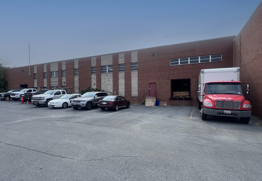 4990 Frolich Ln, Hyattsville, MD for lease - Building Photo - Image 1 of 1