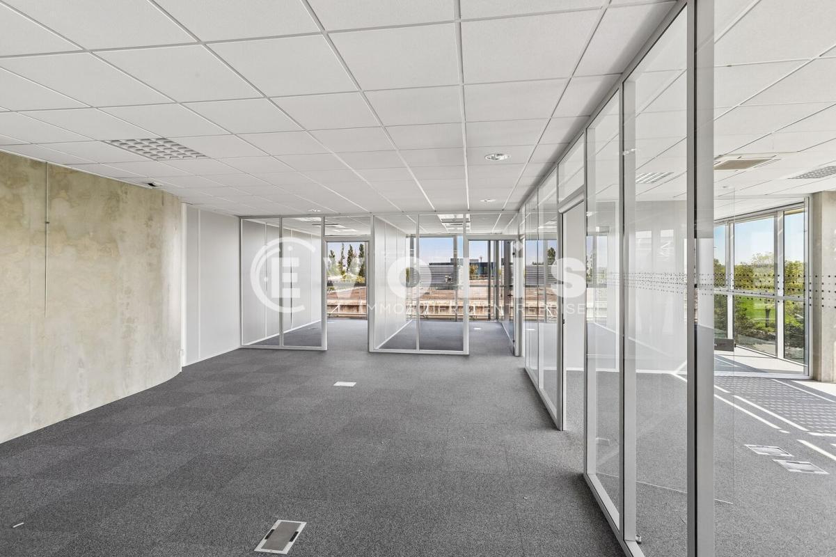 11 Rue Edison, Bron for lease Interior Photo- Image 1 of 16