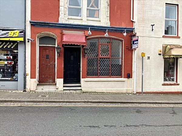 95 Queen St, Pembroke Dock à louer - Photo du bâtiment - Image 3 de 3