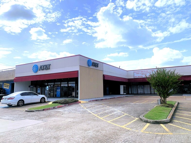 1800-1830 W FM-1960, Houston, TX à louer - Photo du bâtiment - Image 2 de 4