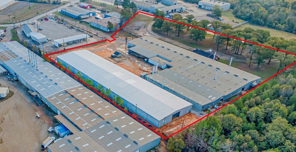 500 Austin Ave, Henderson, TX à vendre - Photo du bâtiment - Image 2 de 6