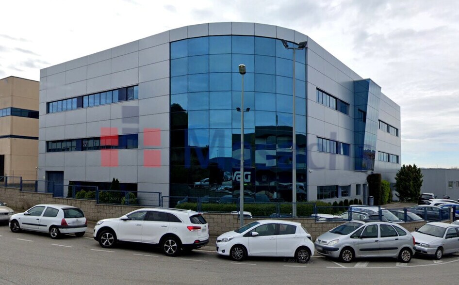 Office in Rubí, Barcelona for lease - Building Photo - Image 3 of 5