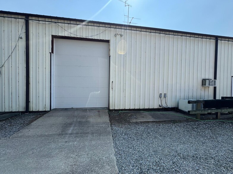 12 Plains Rd, Essex, CT for lease - Building Photo - Image 2 of 6