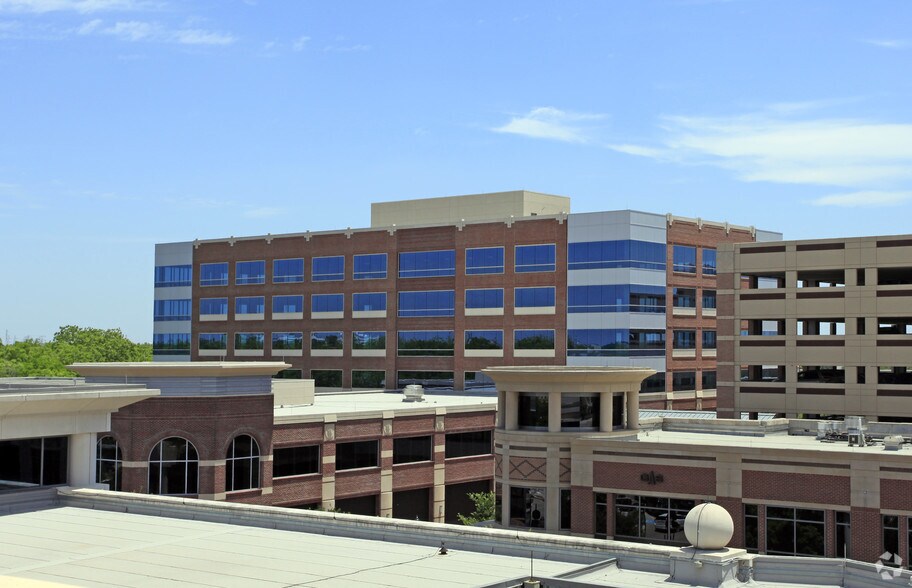 2245 Texas Dr, Sugar Land, TX à louer - Photo du bâtiment - Image 3 de 9