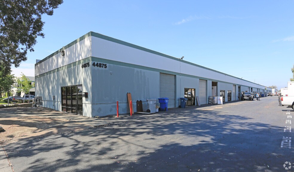 44875 Industrial Dr, Fremont, CA à louer - Photo du bâtiment - Image 2 de 6