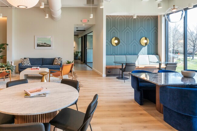 Plus de détails pour 101 Gen Lennox Dr, Chapel Hill, NC - Coworking à louer