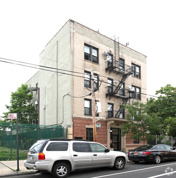 1445 St Marks Ave, Brooklyn, NY for sale - Primary Photo - Image 1 of 2