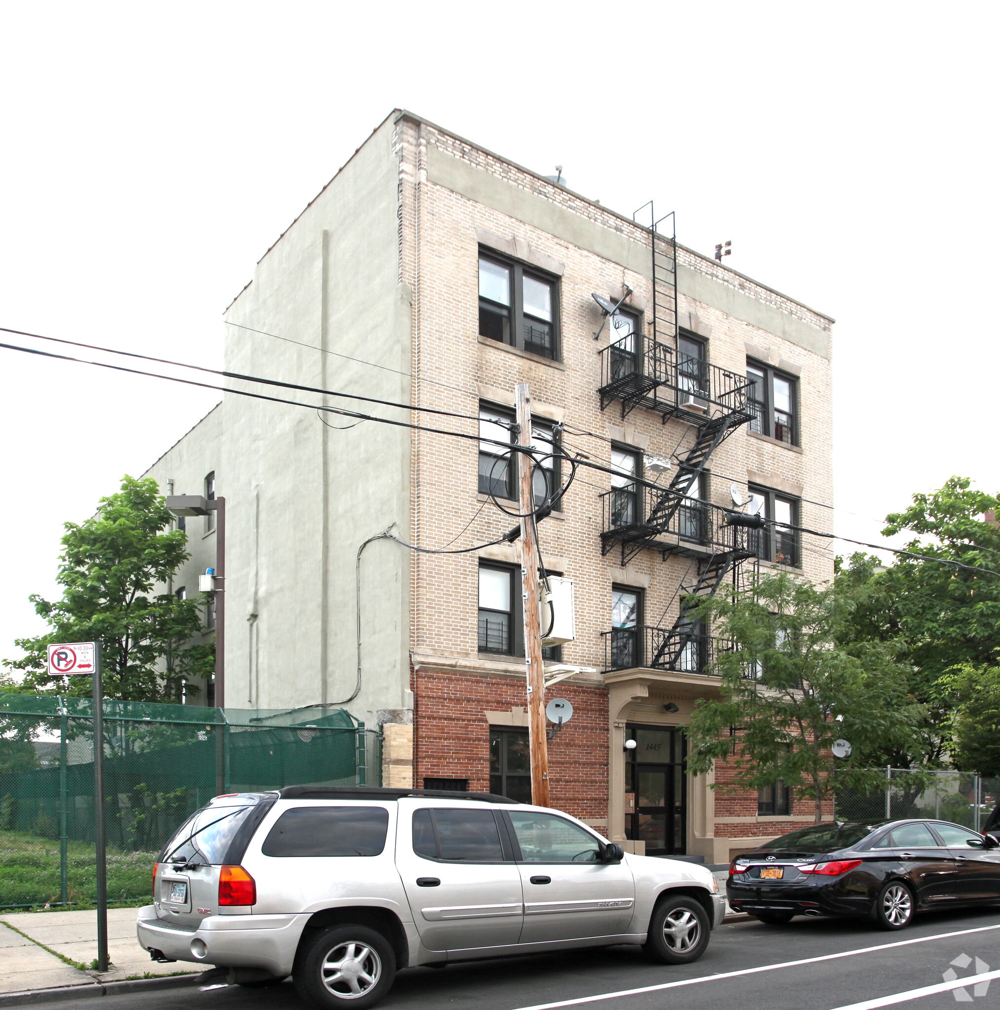 1445 St Marks Ave, Brooklyn, NY à vendre Photo principale- Image 1 de 3