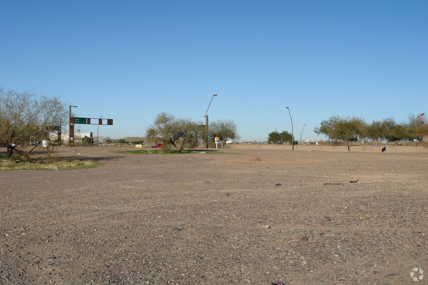 Hampton Rd, DeSoto, TX à vendre - Photo principale - Image 1 de 1