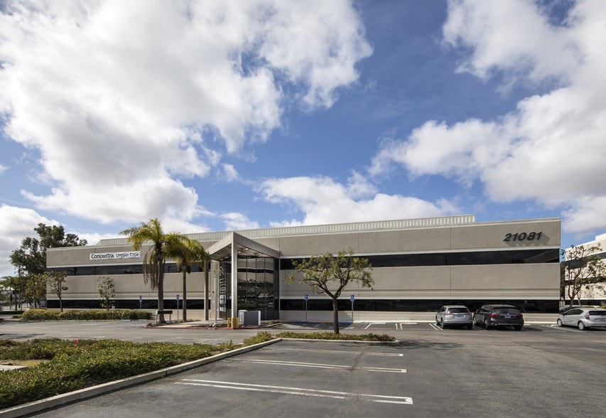 21081 S Western Ave, Torrance, CA for lease - Primary Photo - Image 3 of 8