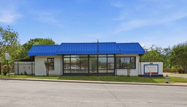 More details for 1400 E Belt Line Rd, Carrollton, TX - Retail for Sale
