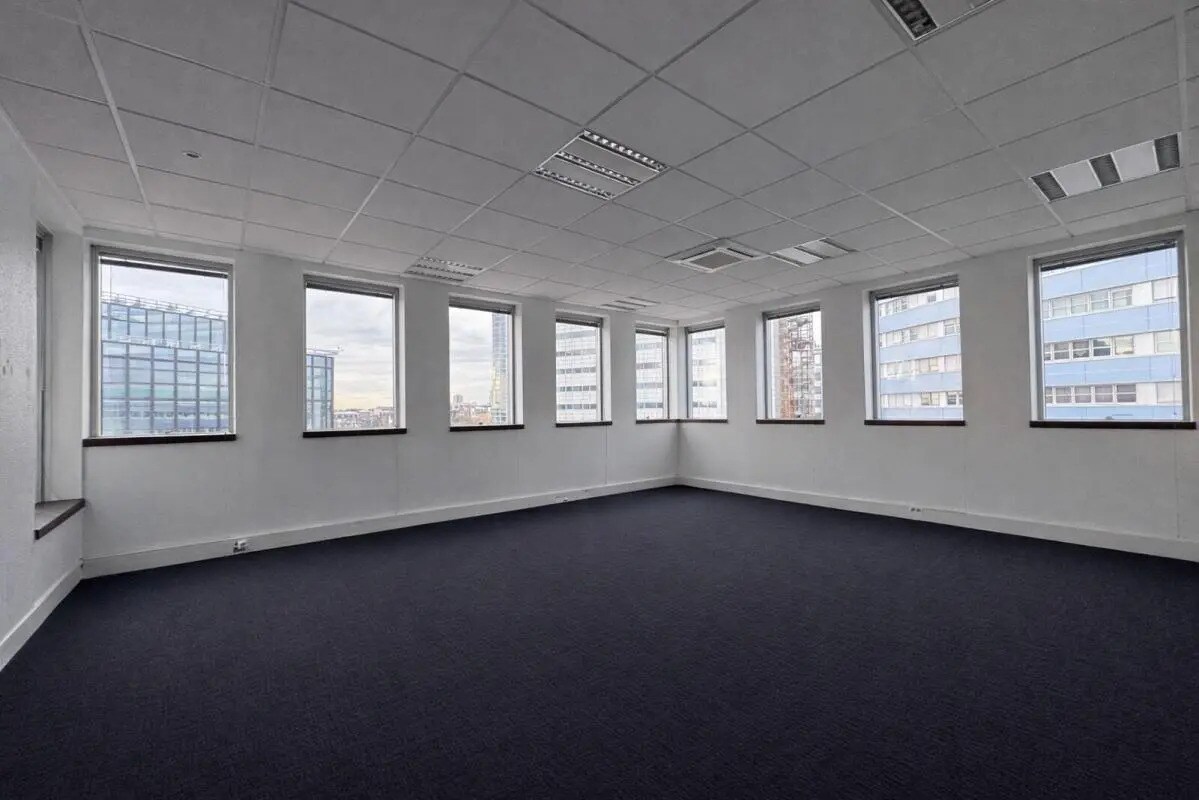Office in Montreuil for sale Interior Photo- Image 1 of 9