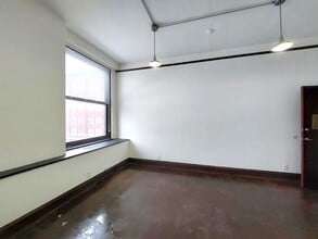 275 4th St E, Saint Paul, MN à louer Photo intérieure- Image 2 de 3