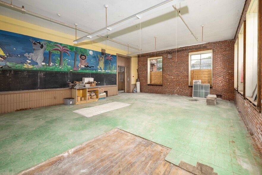 167 George St, Pawtucket, RI à vendre - Photo intérieure - Image 3 de 24