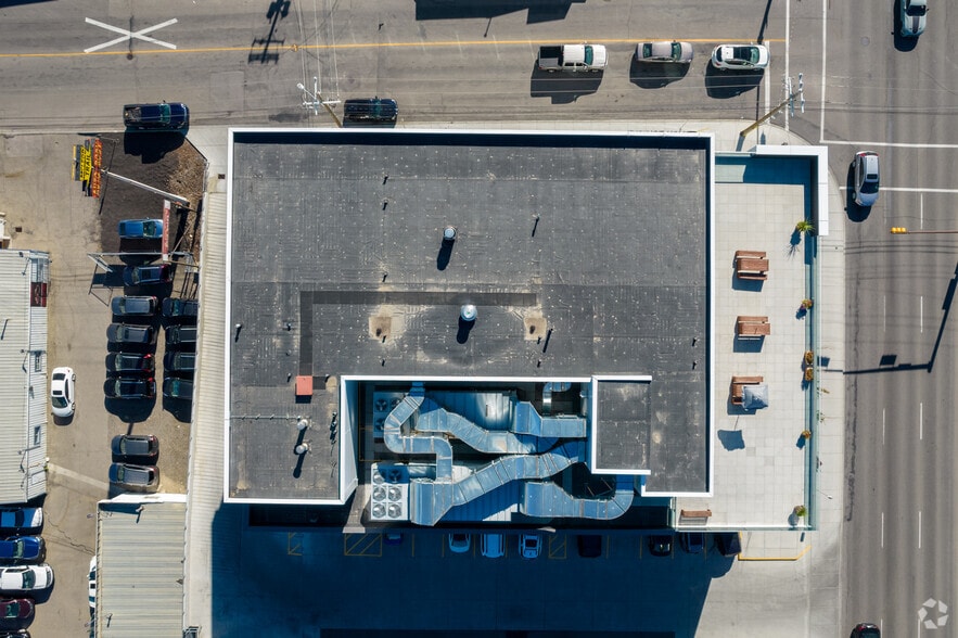 3916 Macleod Trl SE, Calgary, AB à louer - Aérien - Image 2 de 8