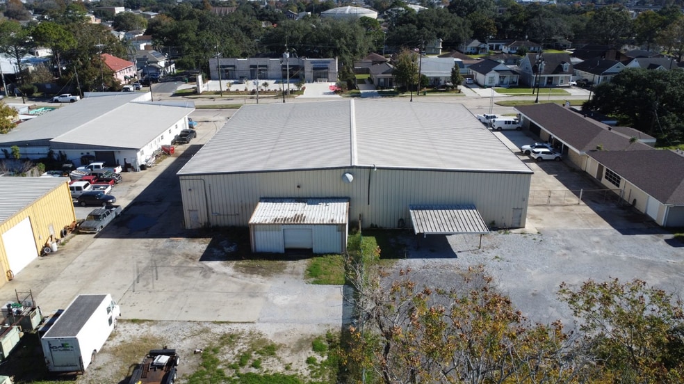 Barataria Rd Industrialplex portfolio of 4 properties for sale on LoopNet.ca - Building Photo - Image 2 of 6
