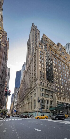 295 Madison Ave, New York, NY à vendre - Photo du bâtiment - Image 2 de 4