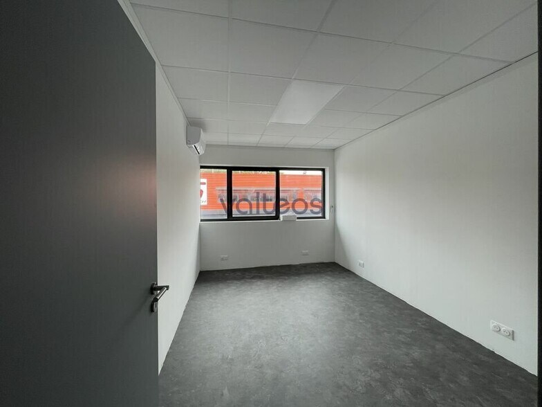 Flex in Muret for sale - Interior Photo - Image 3 of 11