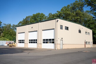 Plus de détails pour 1198 West St, Southington, CT - Industriel à vendre